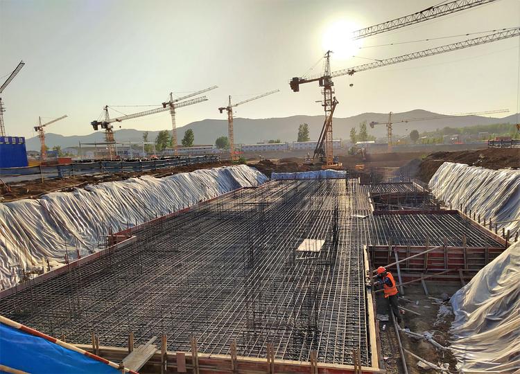 中铁一局萧县乡村振兴项目首座楼栋筏板基础完成浇筑